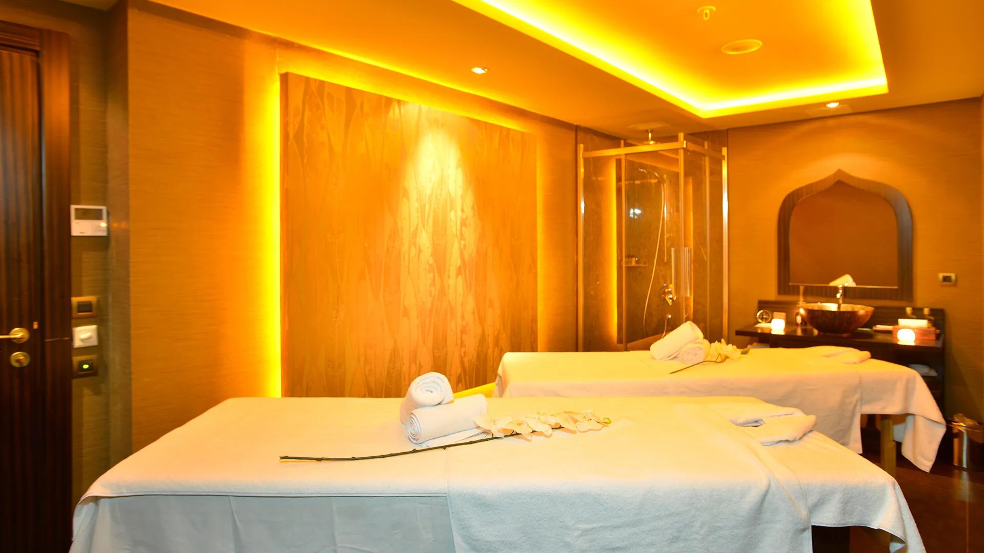 Couples’ massage room